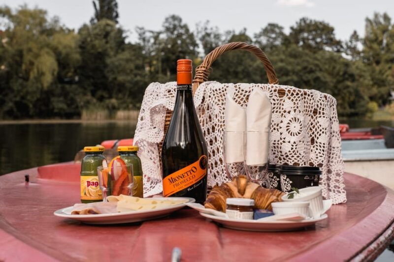 vienna-retro-boat-tour-on-the-danube-river-with-picnic