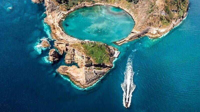 vila-franca-do-campo-around-the-islet-guided-boat-tour