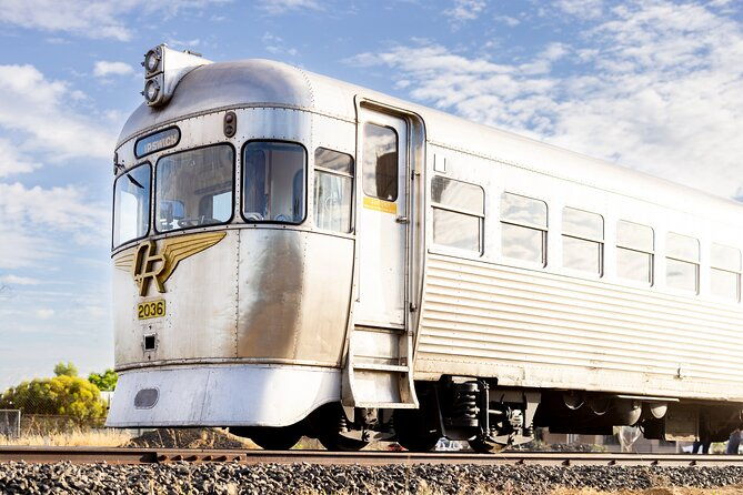 VIP Silver-Tails Rail Sunset With Smithy's Dinner and Show - Transition to the Outback Dinner & Show