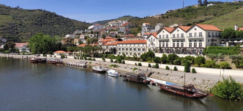 visit-pinhao-visit-and-wine-tasting-panoramic-cruise