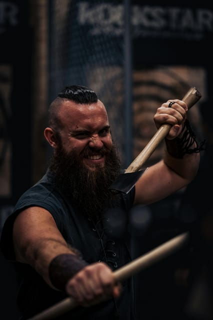warsaw-axe-throwing-experience