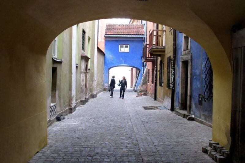 warsaw-classic-highlights-private-tour-by-vintage-car