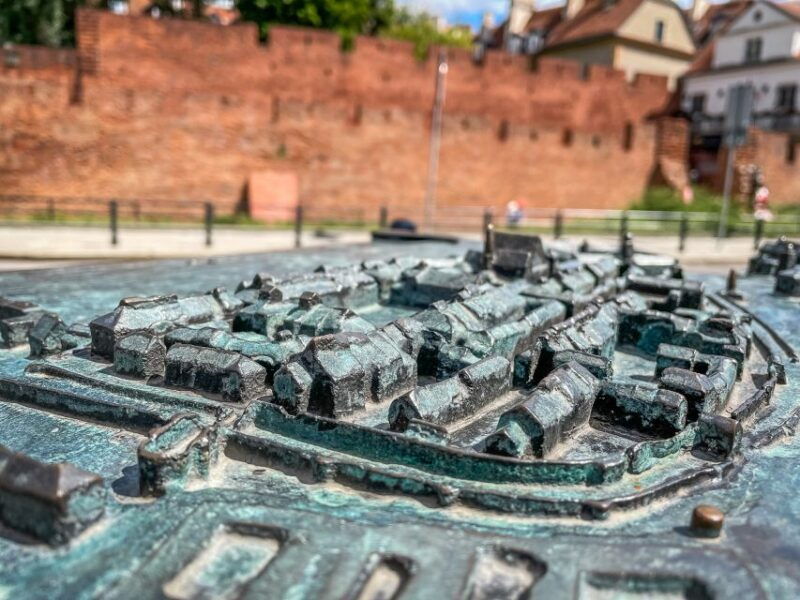 warsaw-old-town-highlights-walking-tour-in-english