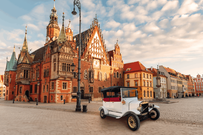 wroclaw-tour-of-the-old-town-in-an-imperial-e-car
