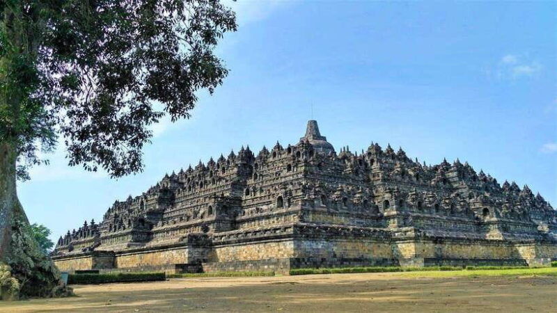 yogyakarta-tailor-made-tour-with-english-speaking-driver