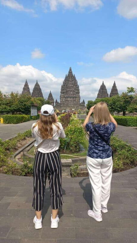yogyakarta-visit-prambanan-temple-sunset