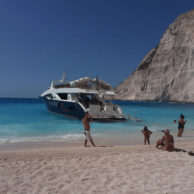 zakynthos-vip-cruise-around-the-island-by-the-royal-yachts