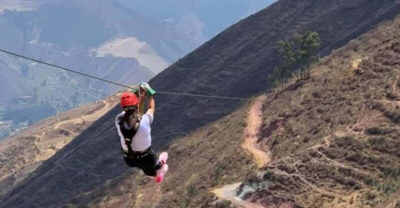 zipline-in-the-sacred-valley-of-the-incas-cusco