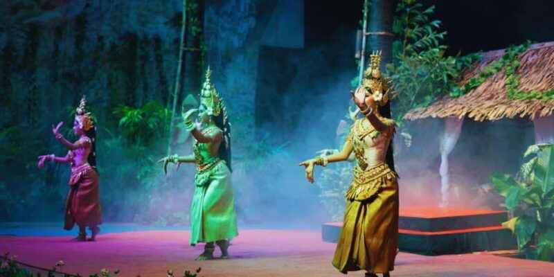 2-hour-traditional-dinner-show-with-free-transfer