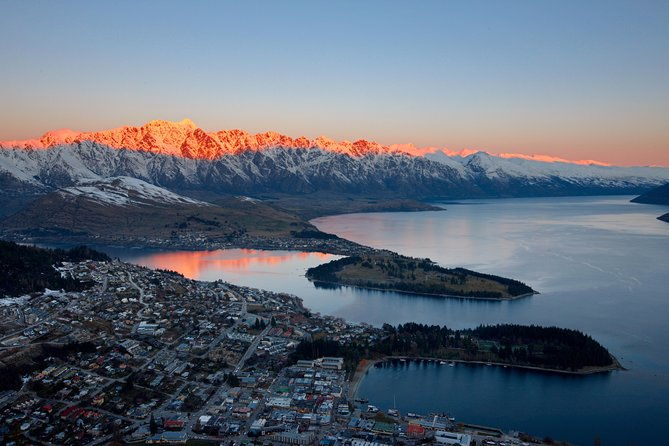 5 Day South Island Circut: Trains, Glaciers and Milford Sound from Christchurch - Queenstown: The Adventure Capital