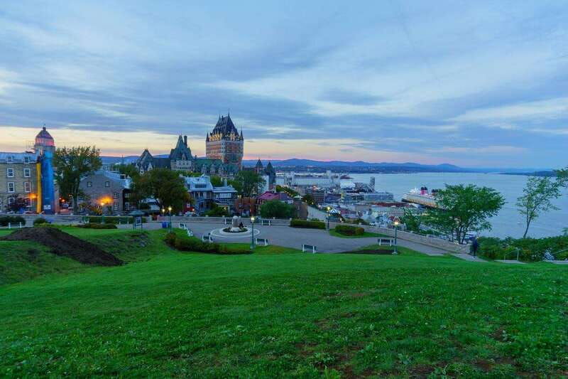 a-grand-walking-journey-in-quebec-city