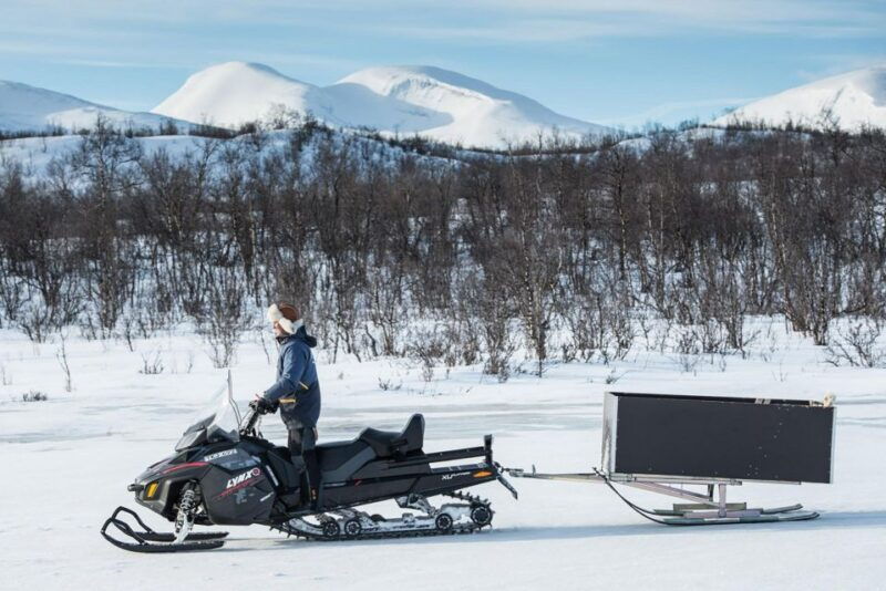 abisko-snowmobile-sled-expedition-with-snack-and-hot-drink