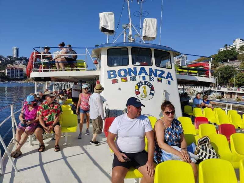 acapulco-sunset-on-yacht-bonanza-tour