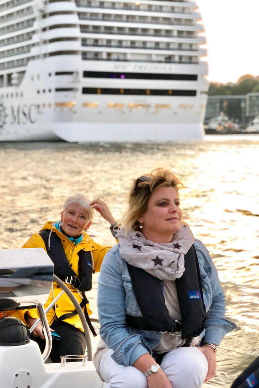 after-work-sailing-yacht-cruising-event-hamburg-elbe