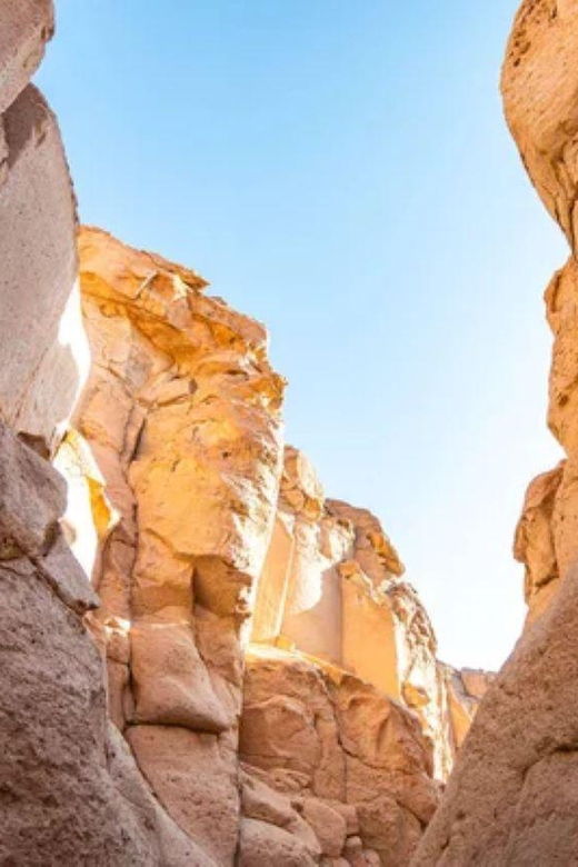 arequipa-sillar-route-and-petroglyphs-of-culebrillas