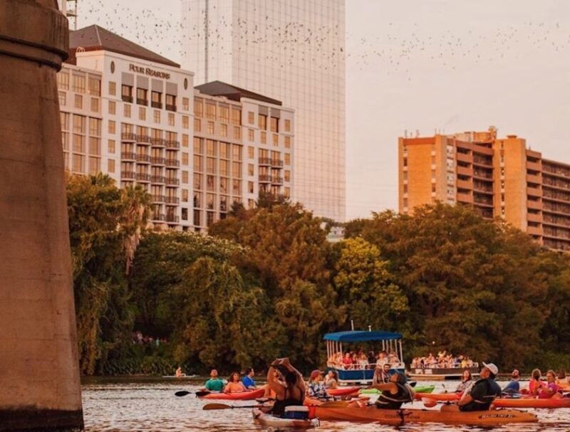 austin-sunset-bat-watching-kayak-tour