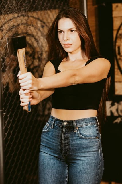 axe-throwing-experience-in-gdansk
