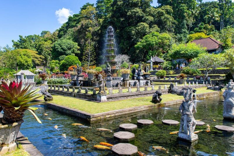 bali-gate-of-heaven-besakih-temple-tirta-gangga-tour