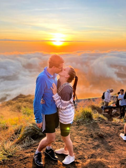 bali-mt-batur-hike-with-sunrise-breakfast-with-hotspring