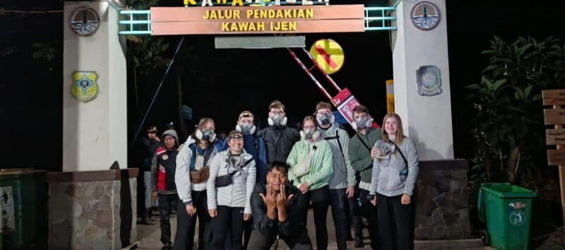 bali-or-banyuwangi-mount-ijen-blue-fire-hiking