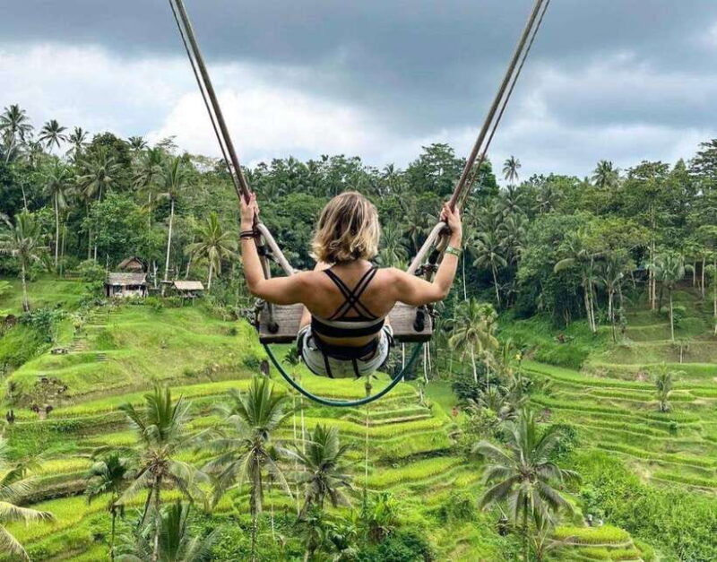 bali-pengelipuran-village-rice-terrace-waterfall-tour