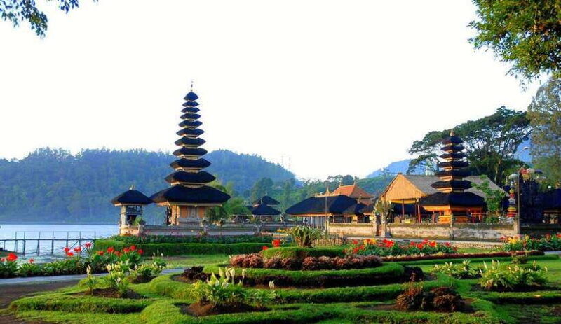 bali-private-north-sightseeing-jatiluwih-ulun-danau-temple