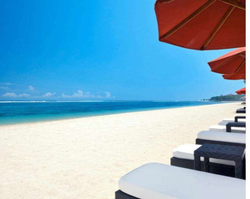 bali-private-sightseeing-nusa-dua-area-gwk-jimbaran-beach