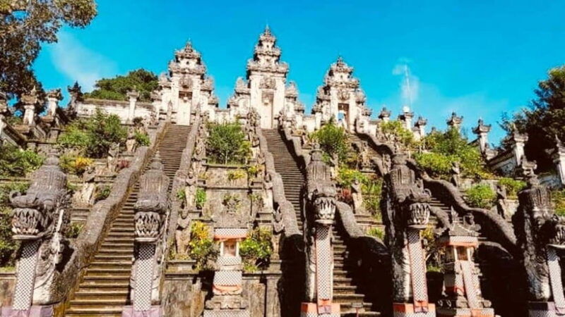 bali-private-tour-to-lempuyang-temple-tirta-gangga-and