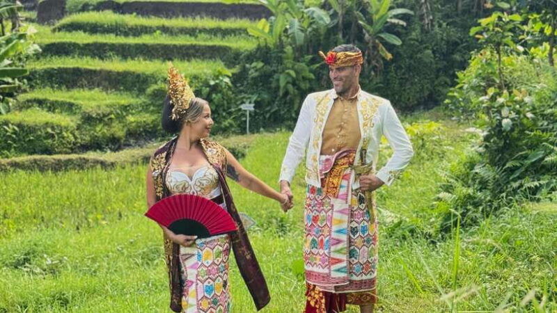 bali-traditional-prewedding-photoshoot-ubud-outdoor-massage