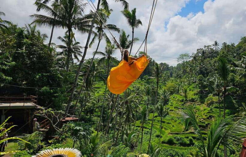 bali-ubud-kanto-lampo-waterfall-monkey-forest-swing-tour