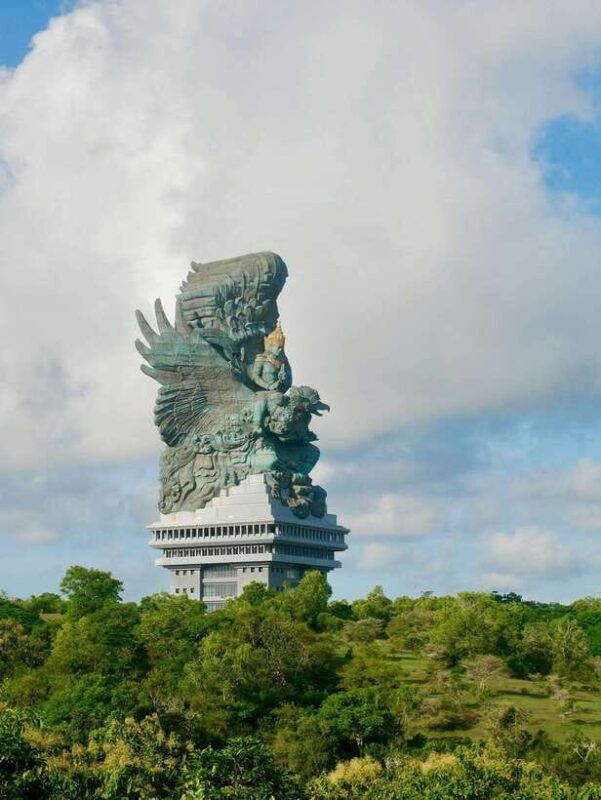 balis-triple-threat-watersports-gwk-statue-and-uluwatu