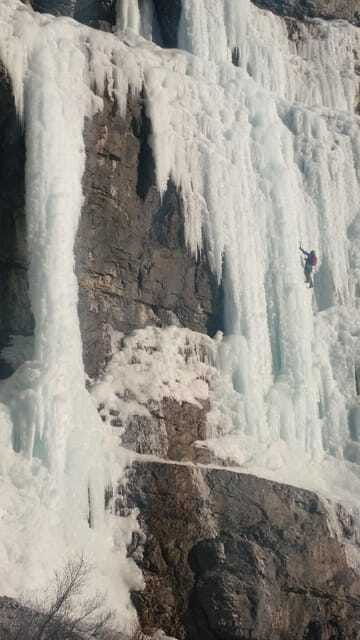 banff-introduction-to-ice-climbing-for-beginners