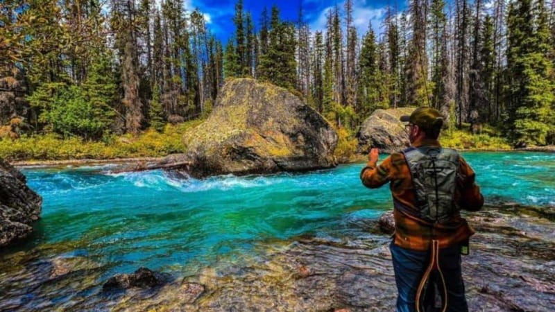 banff-moraine-lake-louise-emerald-johnston-canyon-tour