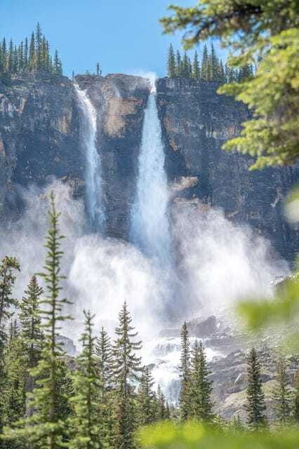 banff-tour-louise-emerald-lake-falls-and-johnston-canyon