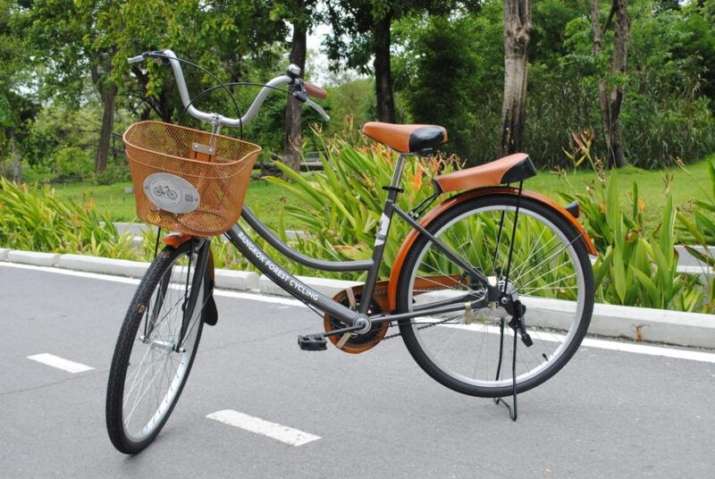 bangkok-bicycle-rental-benjakitti-park
