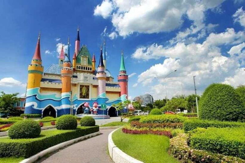 bangkok-dream-world-unlimited-ride-ticket-with-lunch