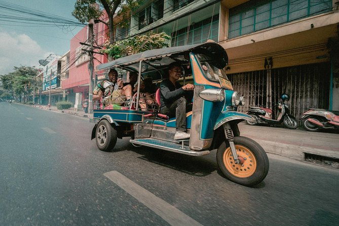 Bangkok Safari - Bangkok City Walking Tour (minimum 2 persons) - Chao Phraya River