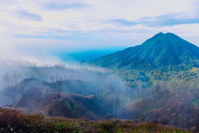 banyuwangi-bali-mt-ijen-sunrise-blue-flame-in-guided-tour