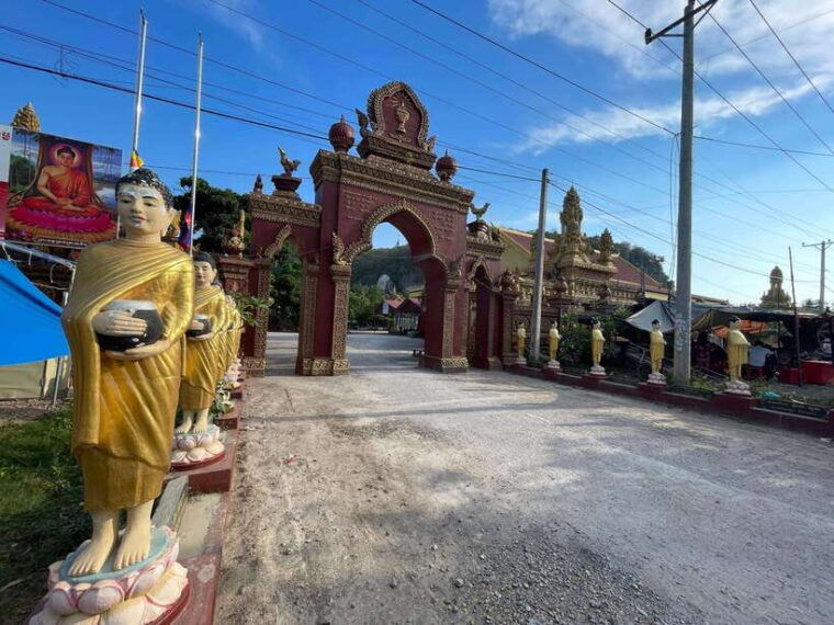 battambang-bamboo-train-and-bat-cave-from-siem-reap