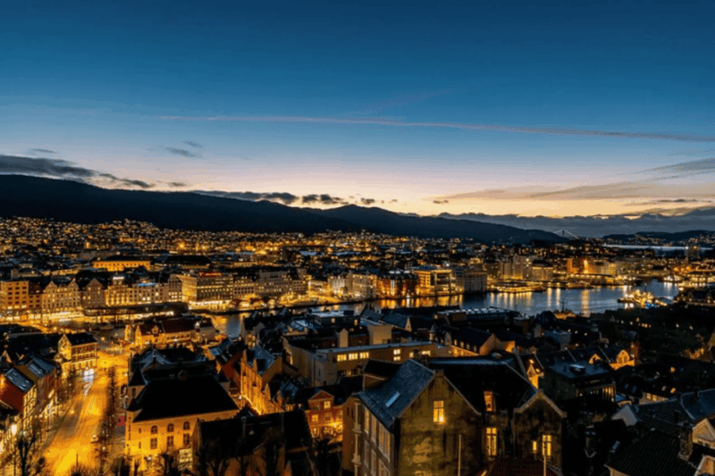 bergen-christmas-market-and-city-highlights-walking-tour