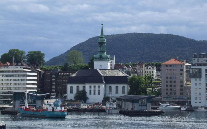 bergen-sightseeing-cruise-of-bergens-historic-landmarks