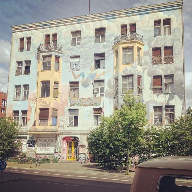berlin-diy-subculture-sightseeing-in-a-1972-ford-van