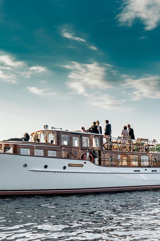 berlin-flagship-boat-sightseeing-on-electric-motor-yacht