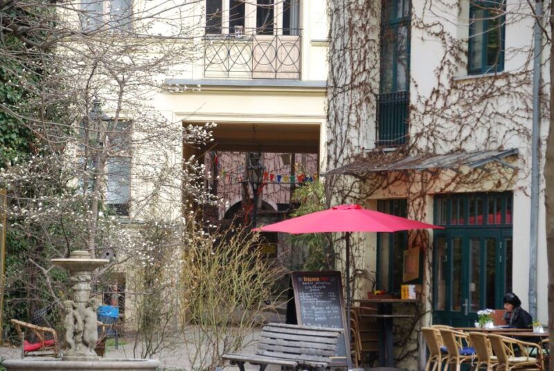 berlin-hackesche-hofe-courtyards-walking-tour