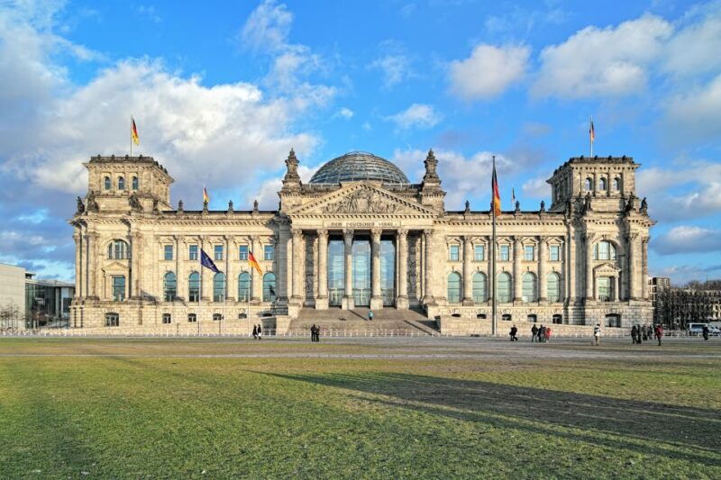 berlin-top-sights-guided-e-scooter-tour