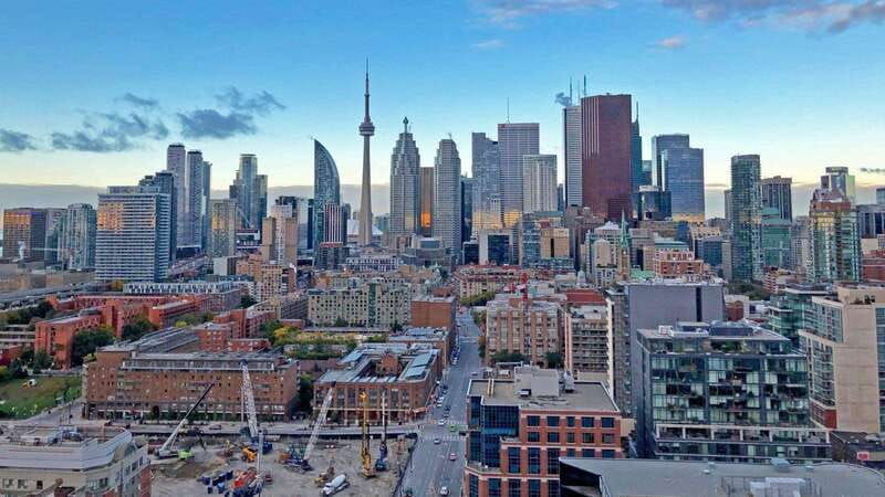 best-of-toronto-private-walking-tour-with-a-local