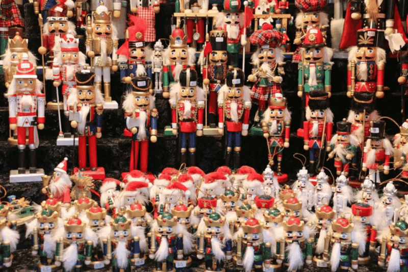 birmingham-christmas-market-and-festive-lights-walking-tour