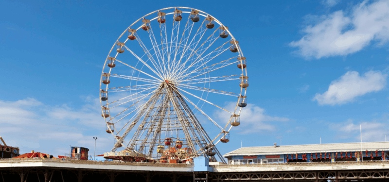 blackpool-christmas-lights-walking-tour-with-an-app