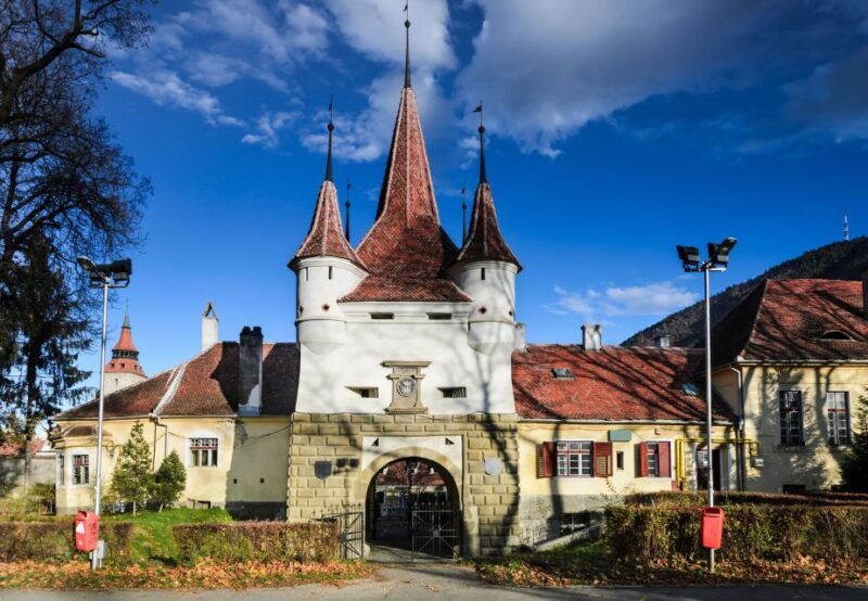 brasov-candlelight-tour-of-medieval-architecture
