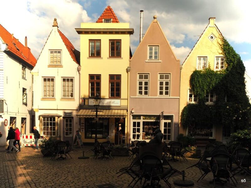 bremen-tour-through-the-historic-schnoor-district